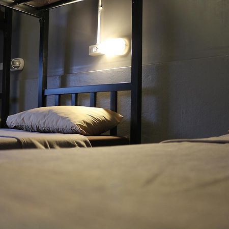 Ama Phuket Hostel Bagian luar foto
