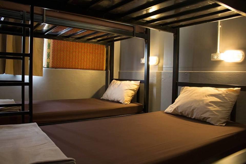 Ama Phuket Hostel Bagian luar foto