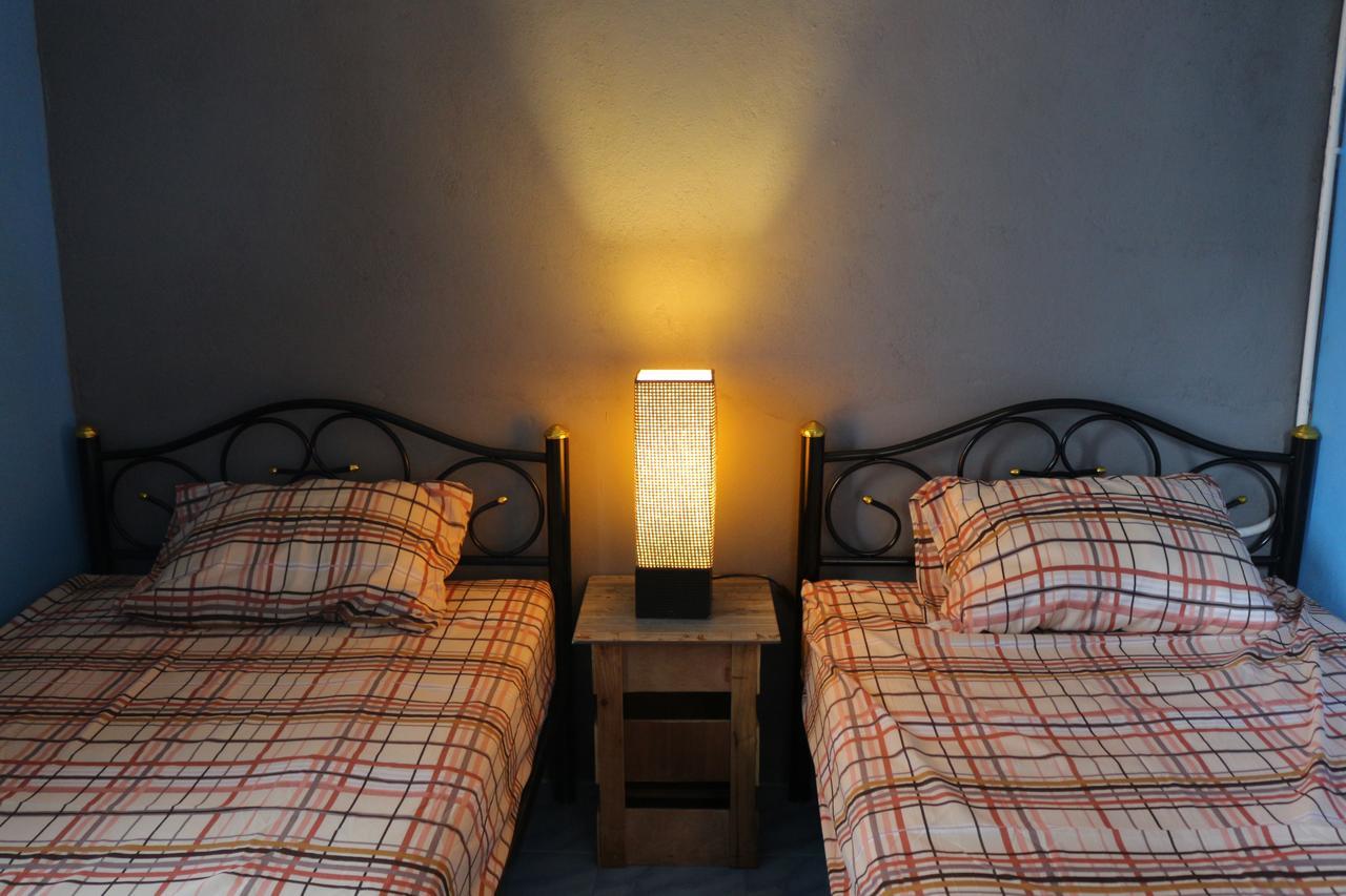 Ama Phuket Hostel Bagian luar foto