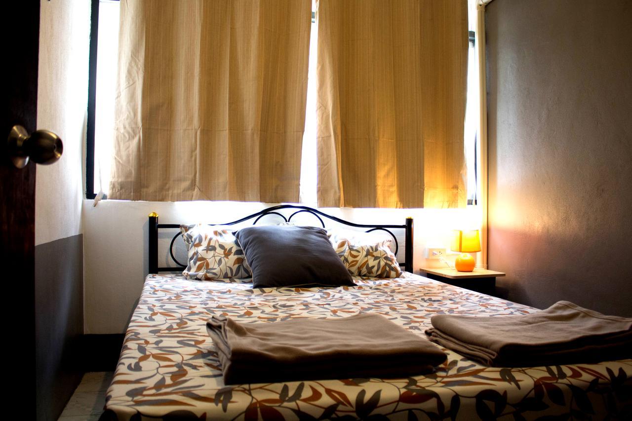 Ama Phuket Hostel Bagian luar foto